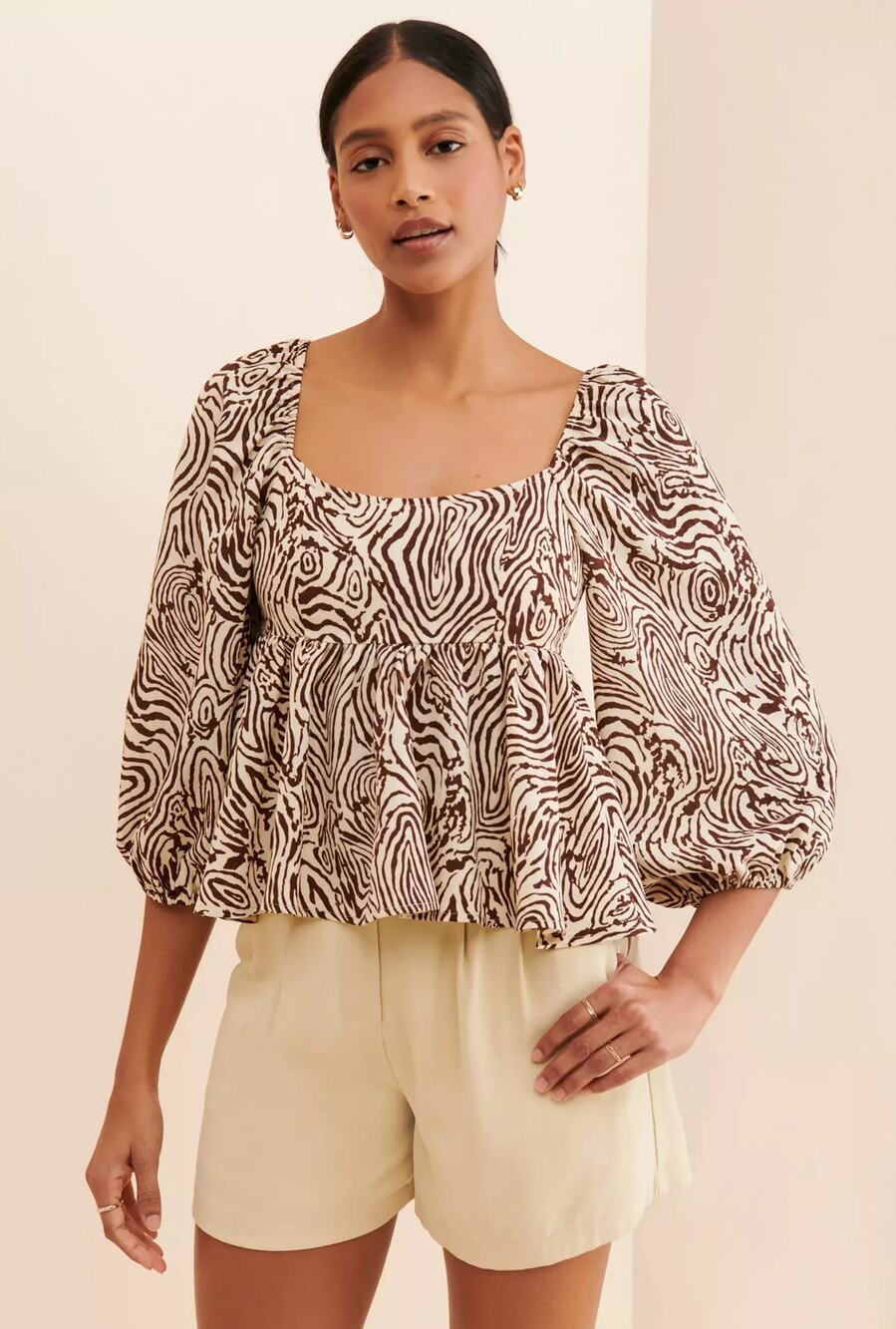 Moon River Babydoll Blouse - Anthropologie, Size S, brown & cream, puff sleeves